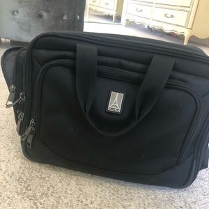 Travel pro flight tote